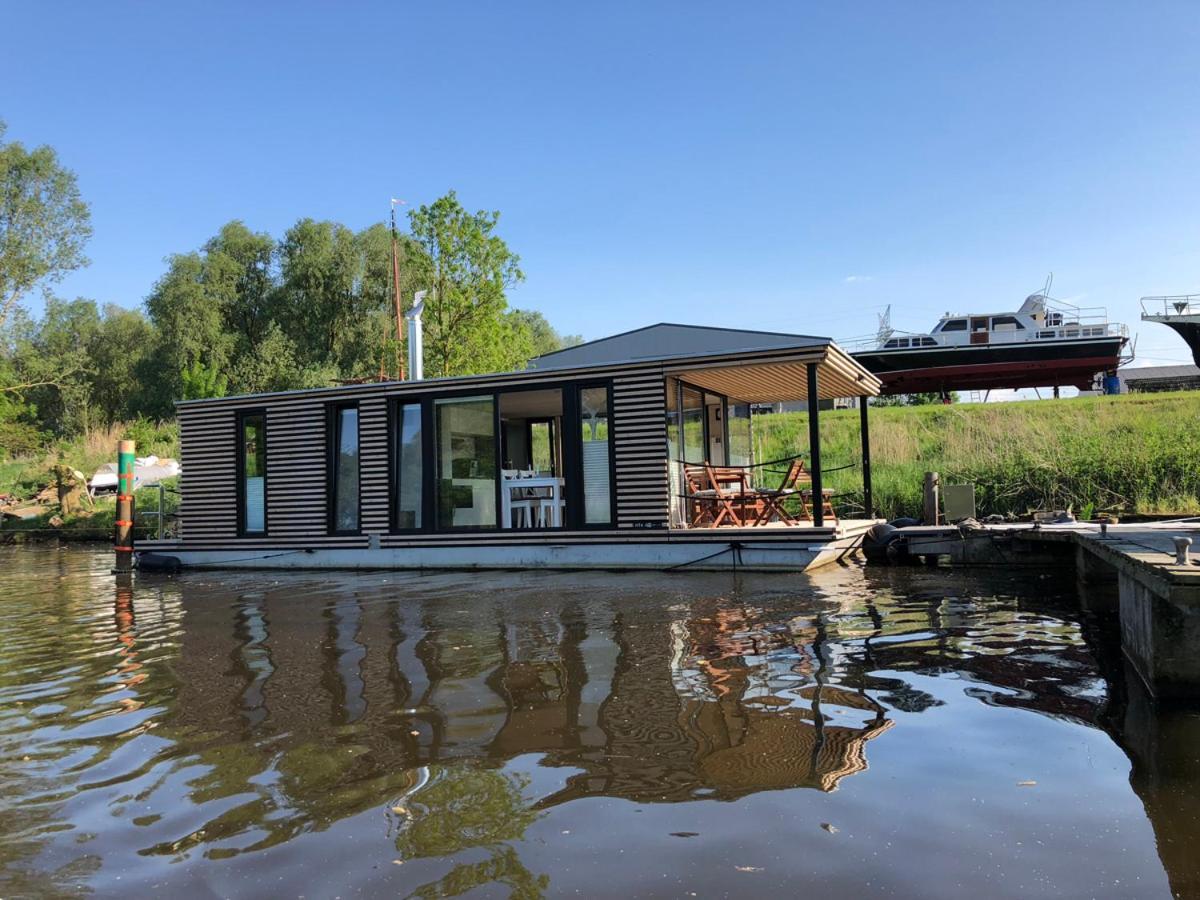 Hausboot Resort Nordseekueste Вилхелмсхафен Екстериор снимка